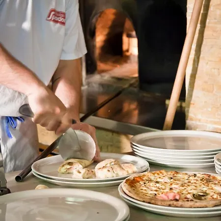 豪华帐篷 Sporting Club Village 马扎拉德尔瓦洛